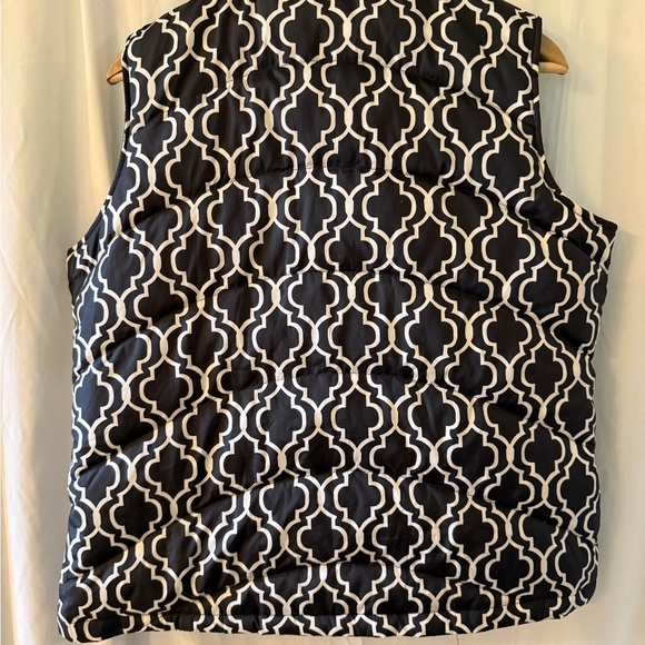Lands' End Black and White Patterned puffer vest size 10-12 - Picture 8 of 8
